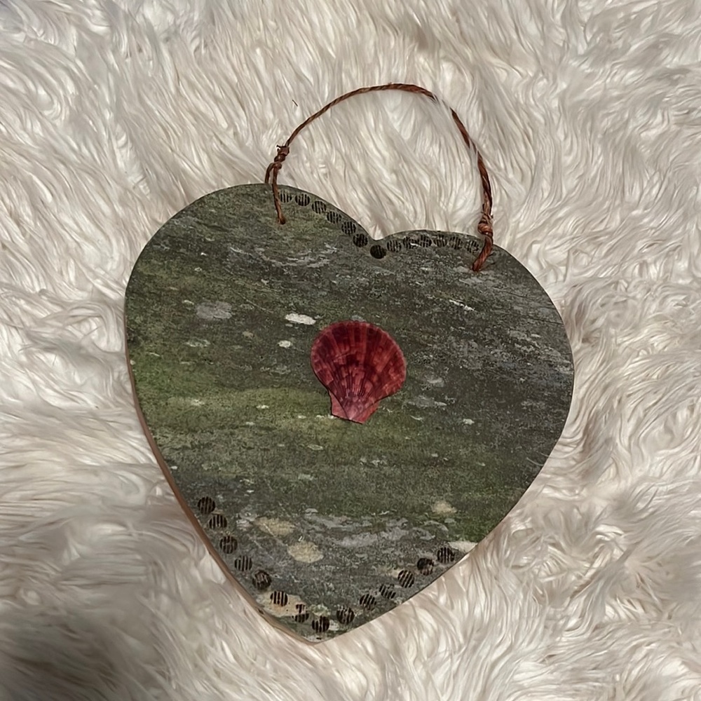 Wooden heart hanging decor
